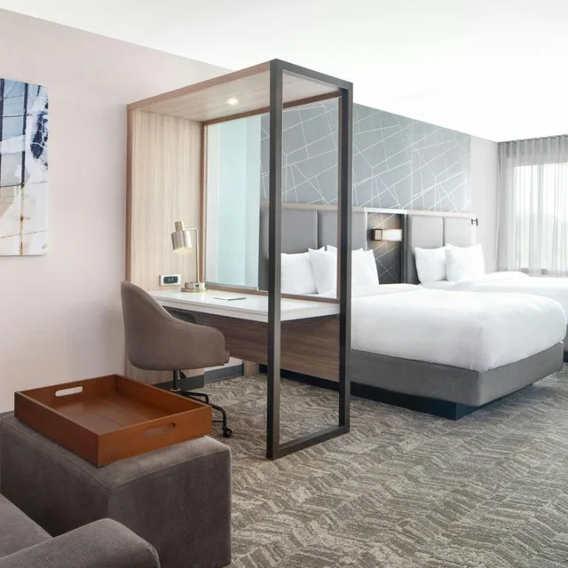 جناح بسريرين كوين مع سرير سحّاب إضافي مع أريكة لذوي الإعاقة، SpringHill Suites by Marriott Columbia near Fort Jackson 3/6