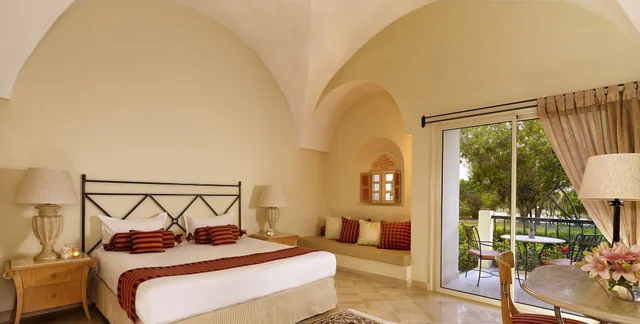 غرفة ديلوكس بسريرين منفصلين بإطلالة على البحر، The Residence Tunis 3/5