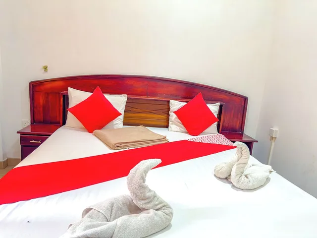 Deluxe, Queen Bed, Green View Hotel 1/3