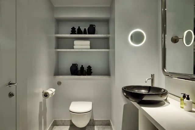 غرفة قياسية بسرير كوين، Sea Containers London 9/10