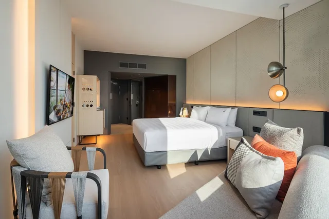 Renovated, Deluxe, King Bed, Sea View, Balcony، Hard Rock Hotel Pattaya 5/6