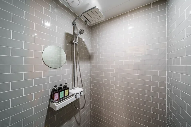 1 Bedroom, Family, Twin Beds, 1 King and 1 Single Beds, REST HOTEL 4/4