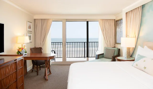 Room, King Bed, Ocean Front، One Ocean Resort & Spa 1/4
