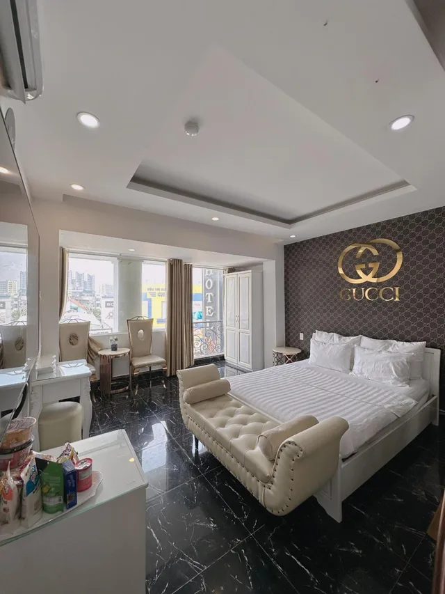 جناح، Galaxy Hotel 1/1