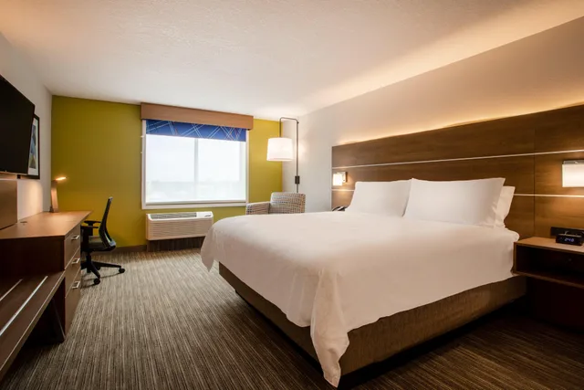 غرفة بسرير كينج، Holiday Inn Express And Suites Deland South 2/5
