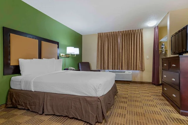 Studio, Queen Bed, Extended Stay America New Orleans - Metairie 1/4
