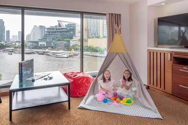 جناح عائلي بسرير كينج مع أريكة، Royal Orchid Sheraton Riverside Hotel Bangkok 7/9