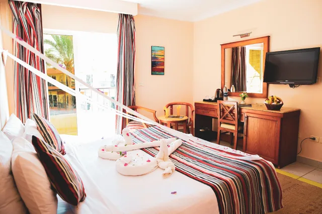 غرفة ديلوكس بإطلالة على المسبح، Retal View El Sokhna Hotel & Resort 1/2