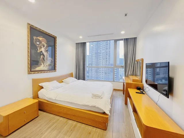 3 Bedrooms, Deluxe, Apartment, 1 King and 2 Queen Beds, 2 Bathrooms، Christine S Saigon Apartment 3/10