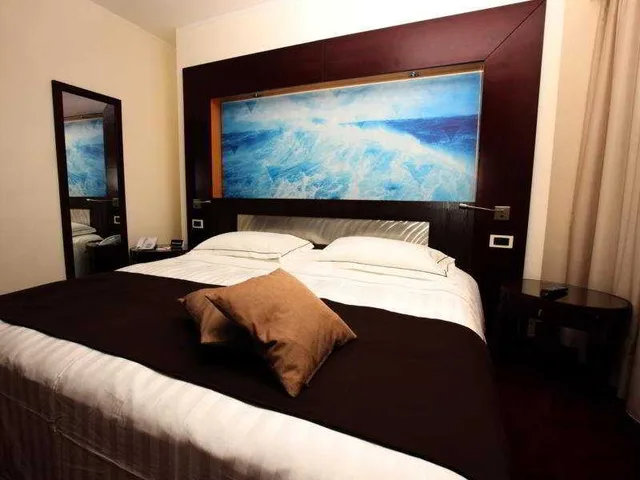 غرفة سوبيريور بسرير مزدوج، Mercure Olbia Hotel e Spa 1/3