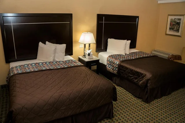غرفة بسريرين كوين، California Inn 2/3