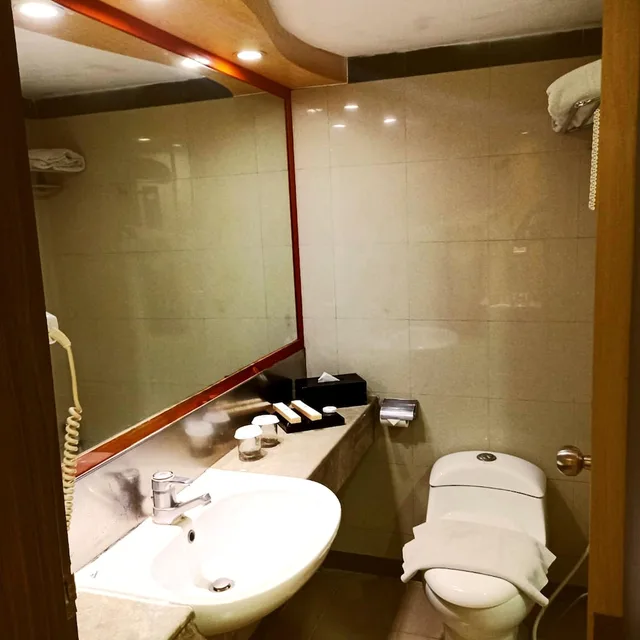 غرفة سوبيريور بسرير كوين، Tamarin Hotel Jakarta 6/6