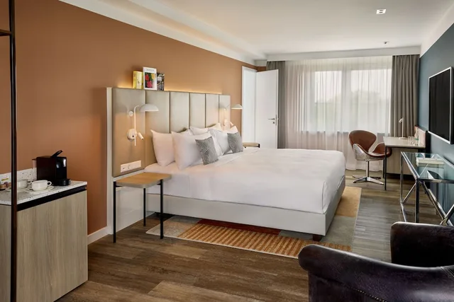 غرفة تنفيذية بسرير كينج بإطلالة على المدينة، The Deutz, a Tribute Portfolio Hotel 1/3