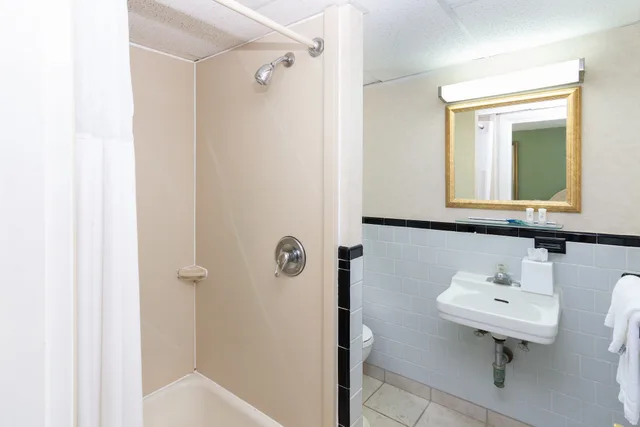 Room, 2 Double Beds, Ocean Park Inn 6/6