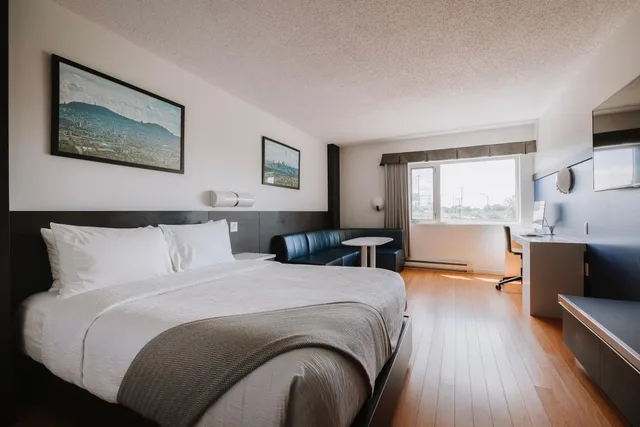 غرفة قياسية بسرير مزدوج، Hotel Le Dauphin Montreal Longueuil 1/1