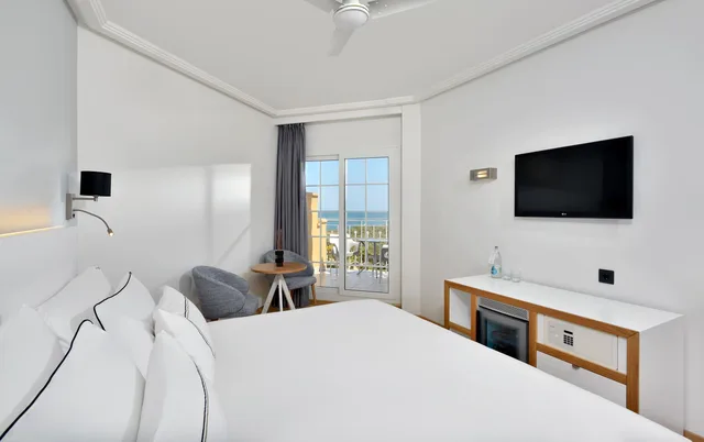 Master, the Level, Suite, Sea View, Melia Atlantico Isla Canela 2/4