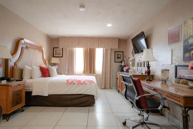 غرفة فاخرة بسرير كينج، Quality Inn Suites Near the Border 1/4