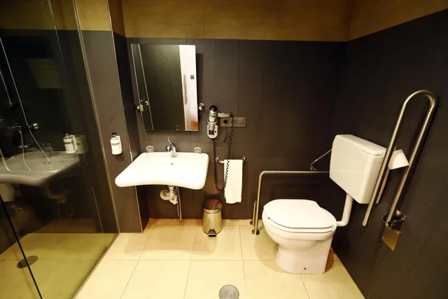 Room, Queen Bed, Accessible, Travelodge Madrid Coslada Aeropuerto 4/5