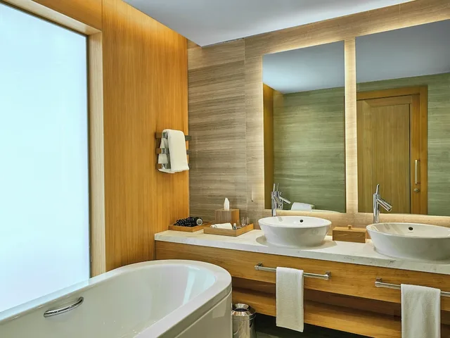 Regency, Suite, King Bed، Hyatt Regency Tashkent 5/7
