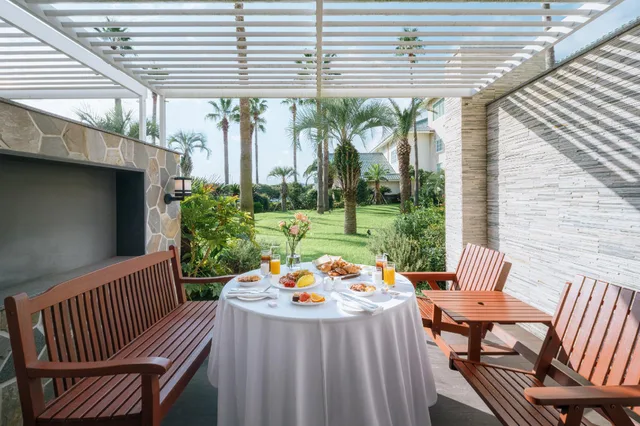 Pool, Family, The Suites Hotel Jeju 2/3
