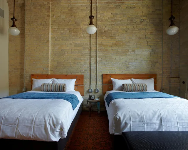 Deluxe, Studio, Double Bed, The Brewhouse Inn Suites 3/10