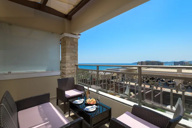 Panoramic, Suite, King Bed, Sea View, Sofa, Private Pool, La Marquise Luxury Resort Complex 6/7