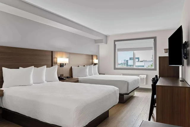 غرفة بسريرين كوين، Days Inn by Wyndham Steinbach 1/8