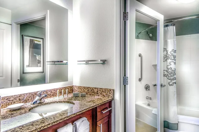 1 Bedroom, Suite, King Bed, Sofa, Residence Inn by Marriott Arlington Courthouse 5/7