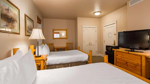 Room, 2 Double Beds, Best Western Plus Plaza Hotel 1/2