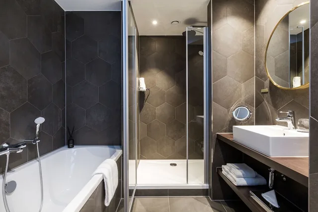 غرفة سوبيريور بسرير كينج بإطلالة على المدينة، The James Hotel Rotterdam 4/8