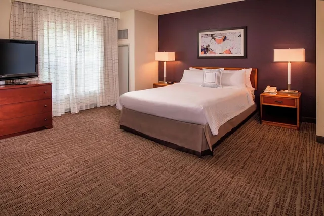 1 Bedroom, Suite, Queen Bed, Sofa, Accessible, Residence Inn Alexandria Old Town Duke Street 2/7