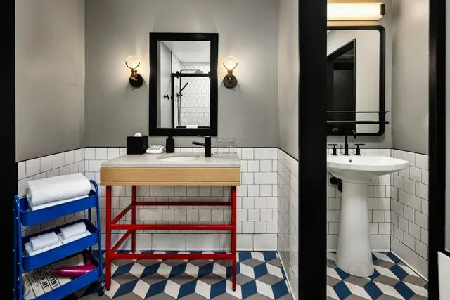 Specialty, Suite, King Bed، Moxy Madison Downtown 2/2