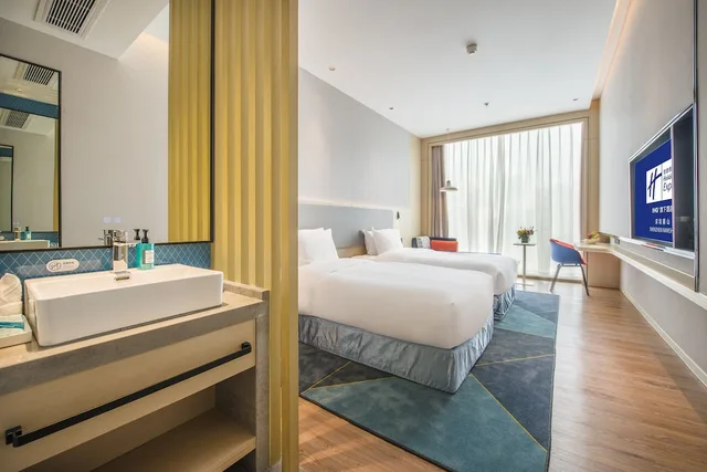 غرفة قياسية بسريرين مزدوجين بإطلالة على المدينة، Holiday Inn Express Shenzhen Nanshan, an IHG Hotel 10/10