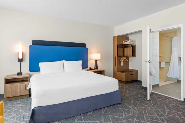استوديو بسرير كينج مع أريكة لذوي الإعاقة، Hampton Inn & Suites National Harbor/Alexandria Area 3/6