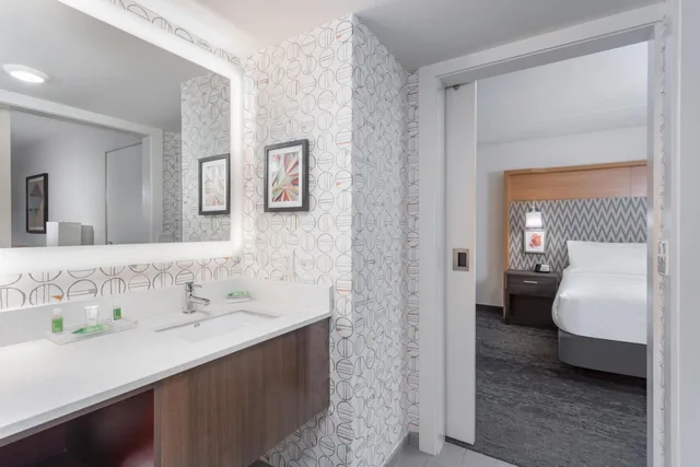Collection, Suite, 2 Queen Beds, Accessible، Holiday Inn Columbus an IHG Hotel (ex. Comfort Inn and Suites) 3/3