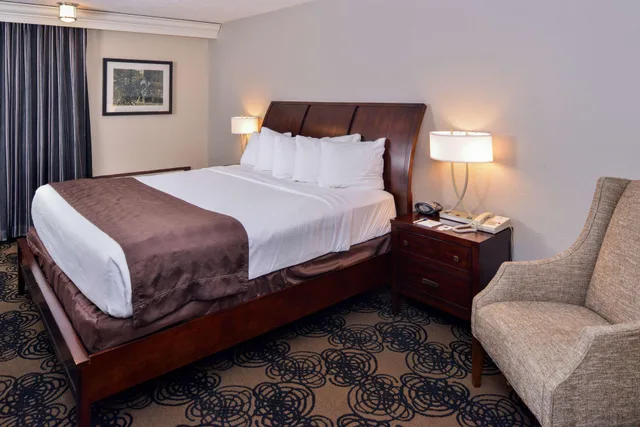 Suite, King Bed, 2 Bathrooms, Sofa, Jetted Tub، Best Western Kelly Inn 1/2