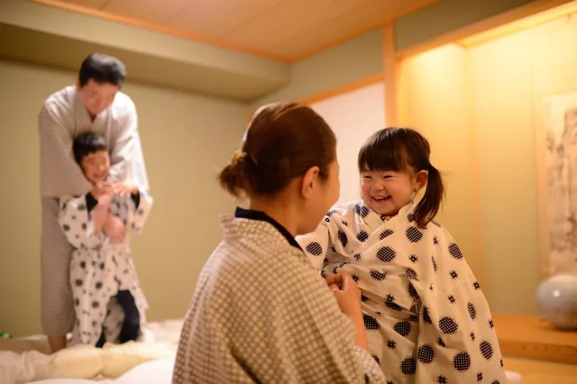 غرفة يابانية غربية بثلاثة أسرّة، Yamagata Kokusai Hotel 1/1