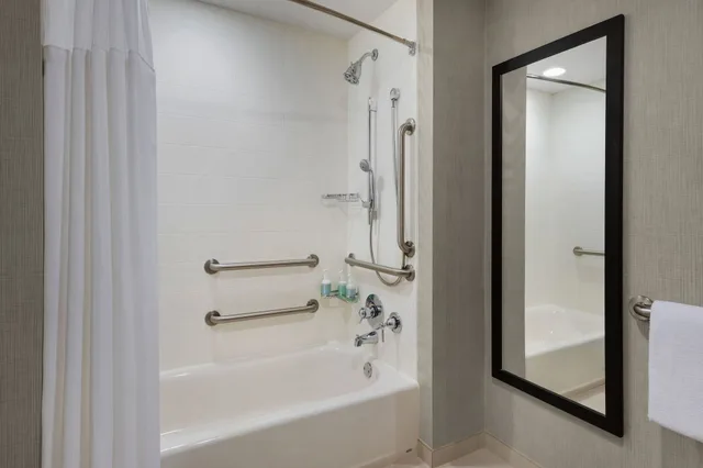 استوديو بسرير كينج مع أريكة، Residence Inn Fairfax City 6/7
