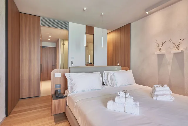جناح جونيور بسرير كوين بإطلالة على البحيرة، Hotel Ocelle Thermae & Spa 8/10