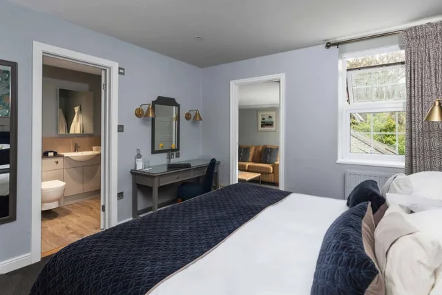 غرفة عائلية بسرير مزدوج مع أريكة، Budock Vean Hotel 1/3