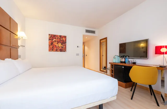 غرفة بريميوم ثلاثية، Zentral Ave Zaragoza 2/3