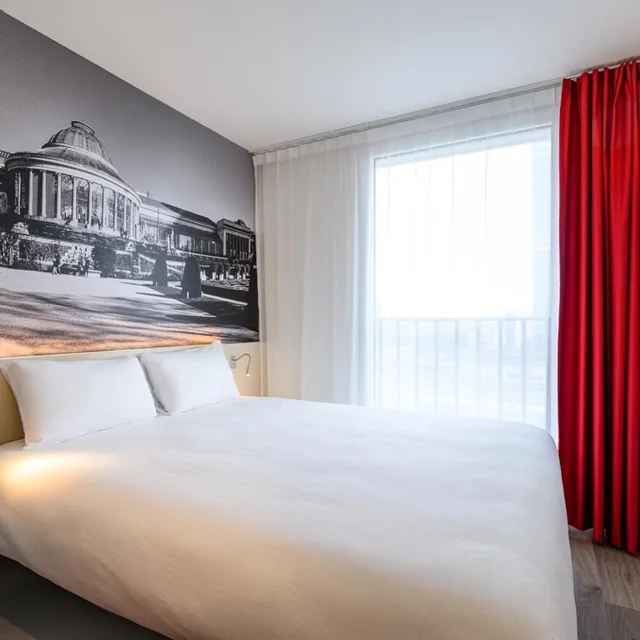 غرفة بسرير كينج، B&B HOTEL Brussels Centre Gare du Midi 1/7