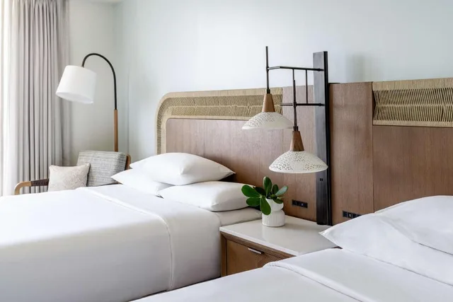 غرفة بسريرين كوين بشرفة، Hyatt Regency Coconut Point Resort And Spa 2/3