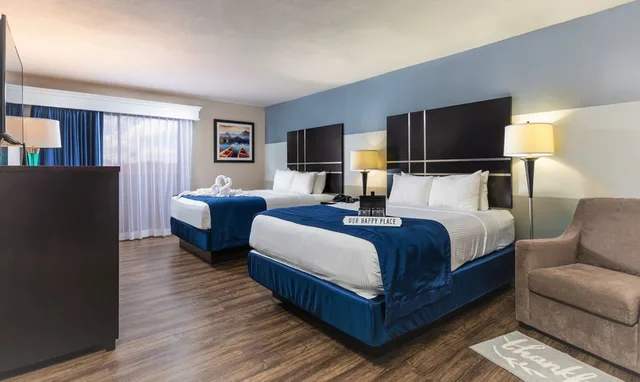 Design, 2 Queen Beds، Palazzo Lakeside Hotel 1/1