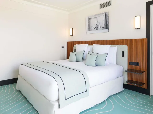 Serenity, Suite, Queen Bed, City View, Terrace، Mondrian Cannes 1/5