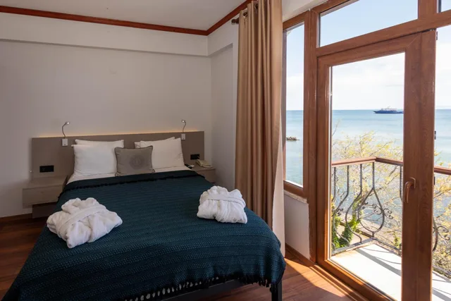 جناح، SINOP ANTIK OTEL 3/10