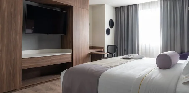 غرفة تقليدية بسرير كينج بإطلالة على المدينة، Sheraton Guadalajara Expo 4/7