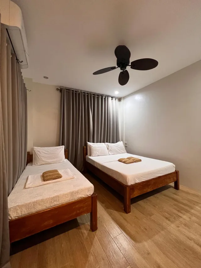 Room, Triple, Street View, Balcony، Rosanna's Pension 1/10