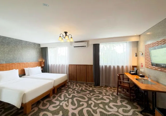 دوبلكس، The 1O1 Bandung Dago 6/10
