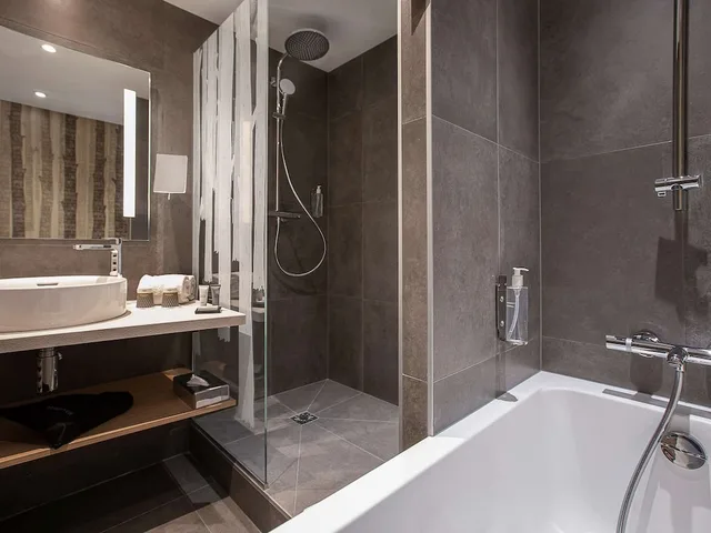 جناح عائلي بسرير كينج وسرير بطابقين بشرفة مع أريكة، Hotel Mercure Les Arcs 1800 & Spa 5/6